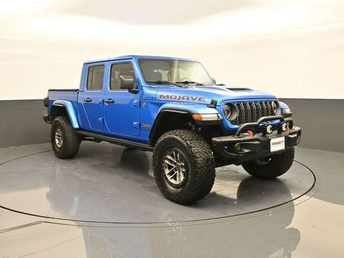 Used 2024 Jeep Gladiator Mojave AWD/4WD image 22