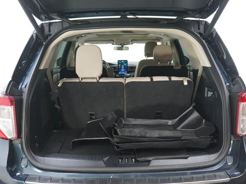 Used 2023 Ford Explorer Limited w/ Limited Technology Package AWD/4WD image 17