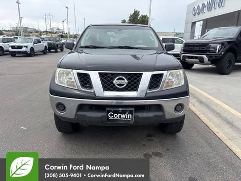 Used 2010 Nissan Frontier SE AWD/4WD image 2