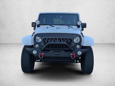 Used 2018 Jeep Wrangler Unlimited Sahara w/ Connectivity Group AWD/4WD image 2