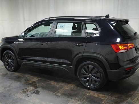 Used 2022 Volkswagen Taos S image 6