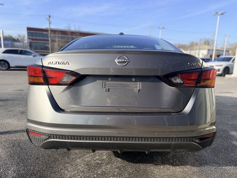 Used 2024 Nissan Altima 2.5 SV image 5