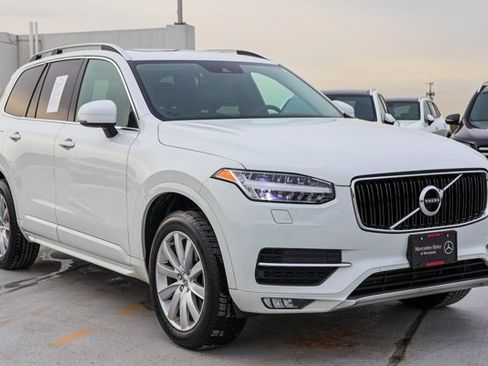 Used 2017 Volvo XC90 T6 Momentum w/ Momentum Plus Package image 3