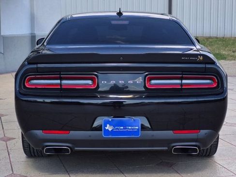 Used 2022 Dodge Challenger R/T Scat Pack RWD image 5