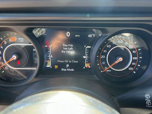 New 2026 Jeep Wrangler Unlimited Sahara AWD/4WD image 26