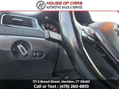 Used 2016 Volkswagen Jetta Sport FWD image 13