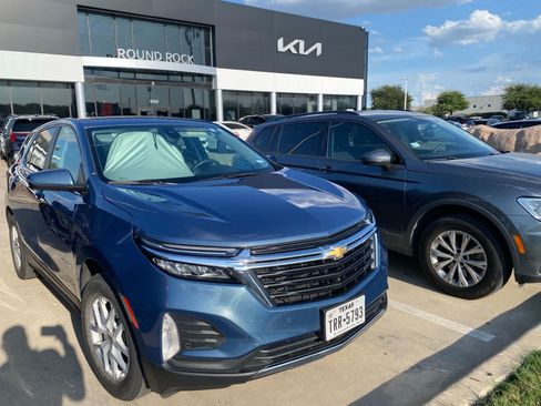 Used 2024 Chevrolet Equinox LT FWD image 3