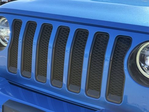 Used 2022 Jeep Wrangler Unlimited Sahara AWD/4WD image 24
