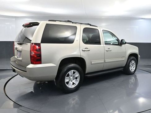 Used 2014 Chevrolet Tahoe LT w/ Luxury Package image 4