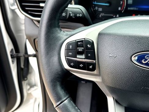 Used 2023 Ford Explorer Limited w/ Limited Technology Package RWD image 14