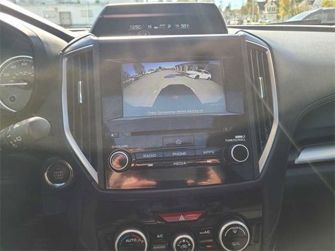 Used 2022 Subaru Forester Premium image 31