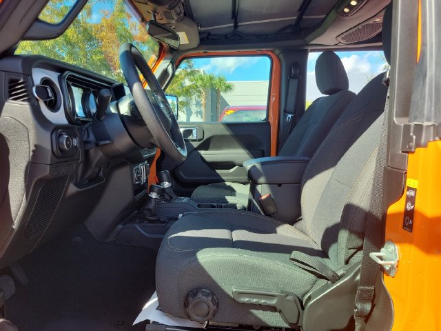 Used 2025 Jeep Wrangler Sport AWD/4WD image 12