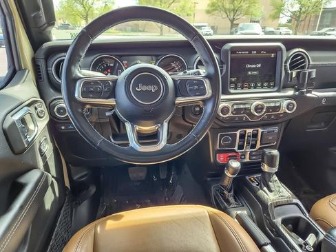 Used 2022 Jeep Wrangler Unlimited Rubicon 4xe w/ Cold Weather Group AWD/4WD image 11