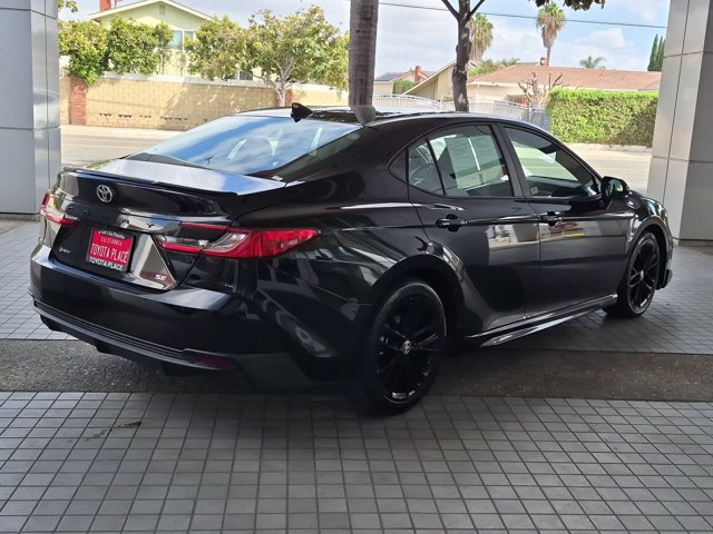Used 2025 Toyota Camry SE FWD image 8