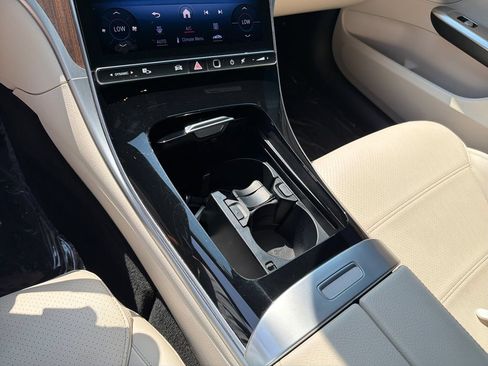 Used 2024 Mercedes-Benz C 300 Sedan image 30
