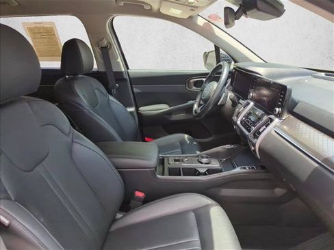 Used 2024 Kia Sorento EX AWD/4WD image 25