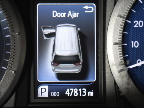 Used 2020 Toyota Sienna L image 14