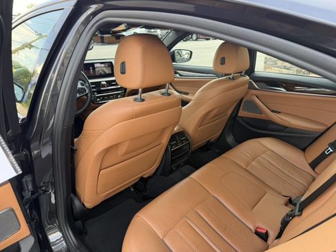 Used 2018 BMW 540i w/ M Sport Package RWD image 22