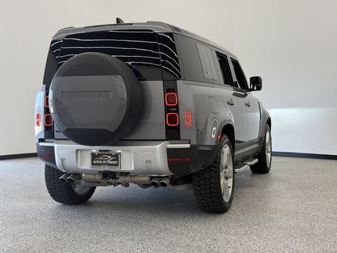Used 2024 Land Rover Defender 110 SE AWD/4WD image 3