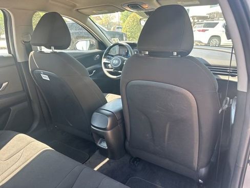 Used 2024 Hyundai Elantra SEL image 27