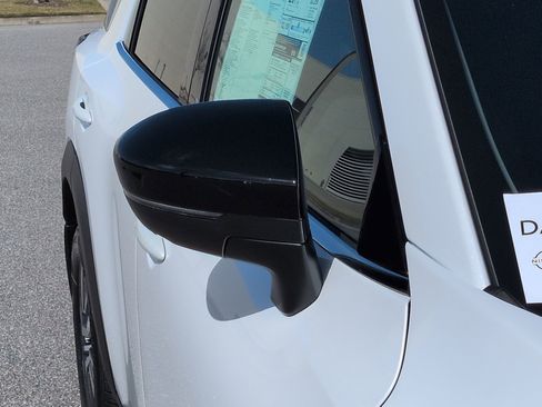 New 2026 Nissan Pathfinder SL image 13