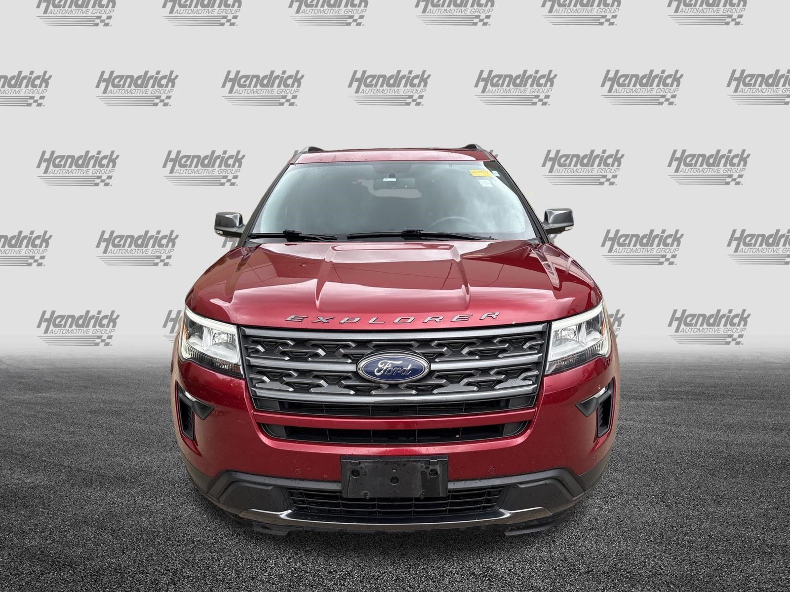Used 2018 Ford Explorer XLT w/ Equipment Group 202A FWD image 3