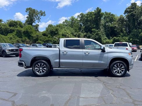 Used 2024 Chevrolet Silverado 1500 LT AWD/4WD image 4