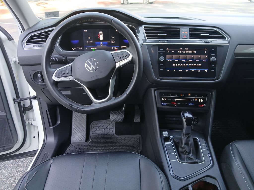 Used 2022 Volkswagen Tiguan SE FWD image 13