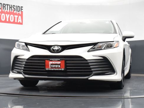 Used 2022 Toyota Camry LE image 29