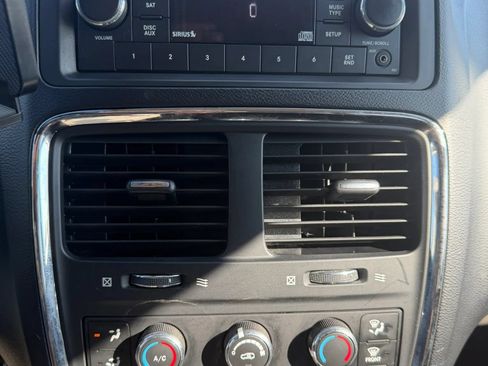 Used 2014 Dodge Grand Caravan SE w/ Quick Order Package 29E SE FWD image 38