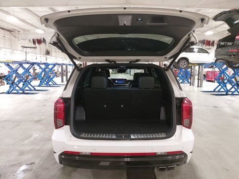 Used 2024 Hyundai Palisade Calligraphy image 14