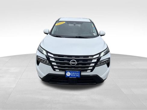 Used 2024 Nissan Rogue SV AWD/4WD image 10