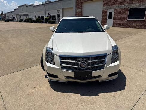 Used 2011 Cadillac CTS Sedan RWD image 2