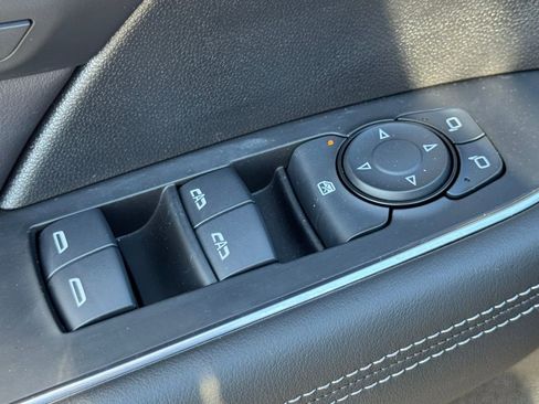 Used 2023 Buick Envision Avenir image 19