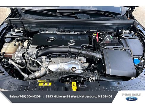Used 2023 Mercedes-Benz GLB 250 image 9