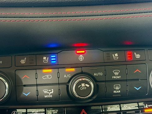 Used 2025 Dodge Durango GT image 22