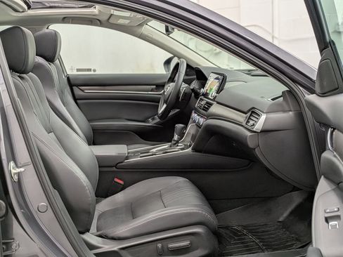 Used 2018 Honda Accord Touring image 28