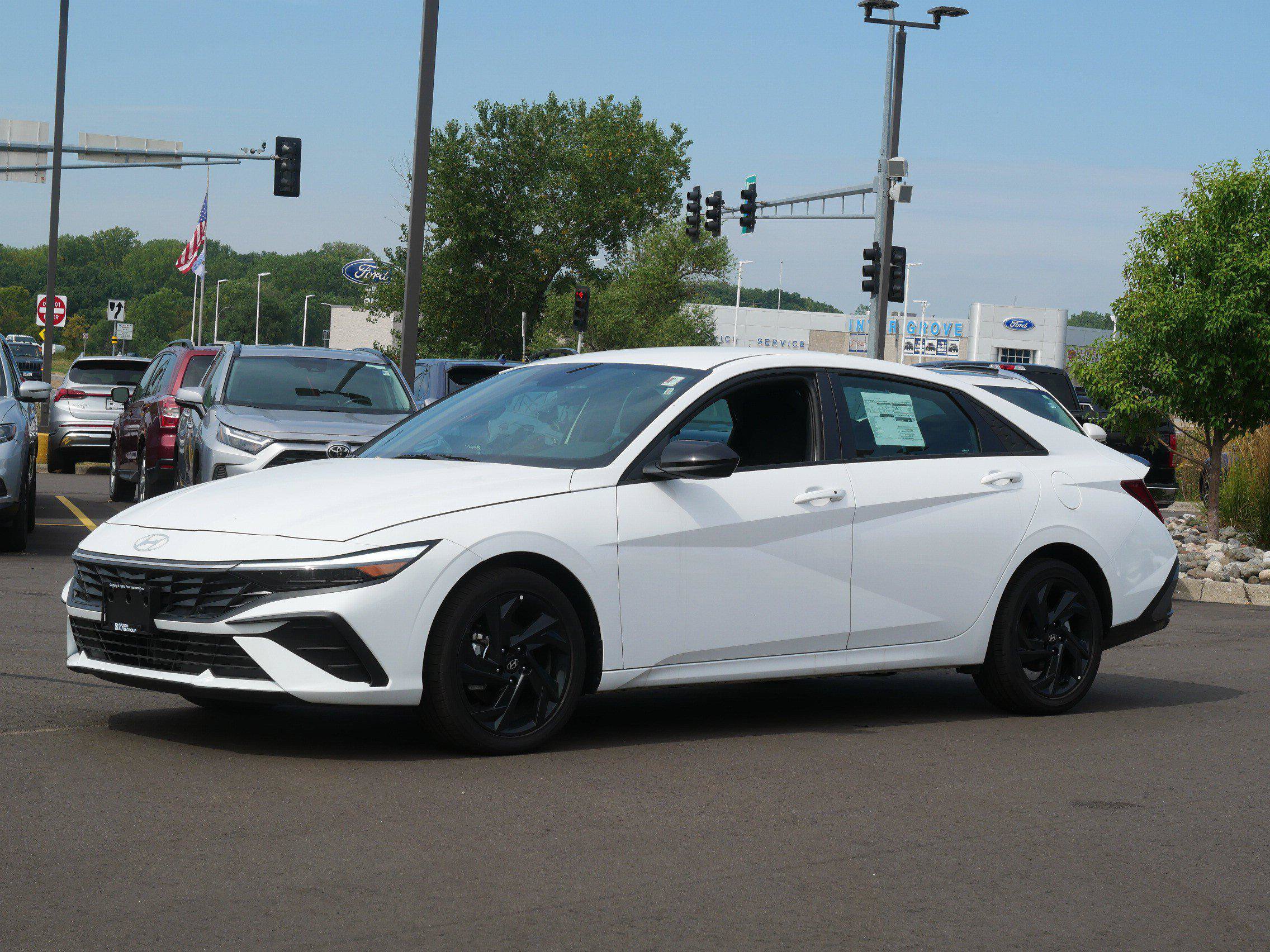 New 2026 Hyundai Elantra SEL FWD image 2