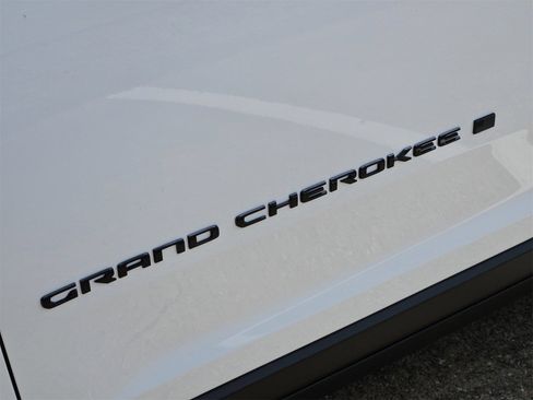 New 2025 Jeep Grand Cherokee L Limited w/ Black Appearance Package RWD image 12