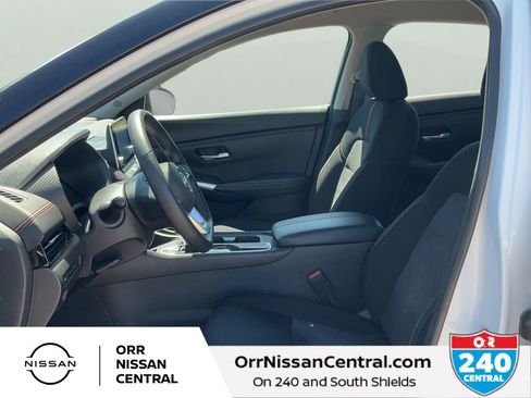 Certified 2025 Nissan Sentra SR FWD image 17