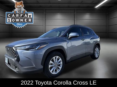 Used 2022 Toyota Corolla Cross LE image 1