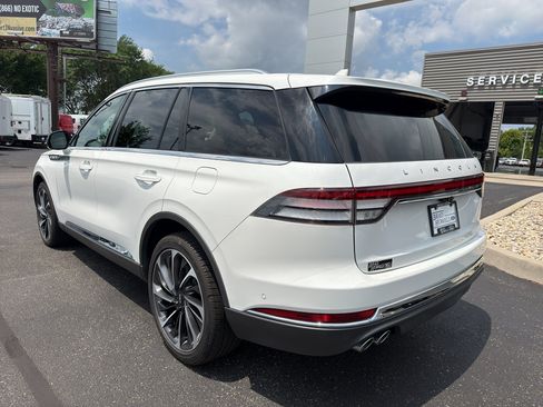 Used 2020 Lincoln Aviator Reserve w/ Equipment Group 202A AWD/4WD image 8