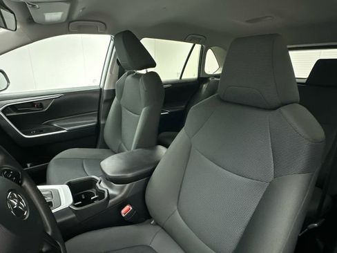 Used 2024 Toyota RAV4 LE image 9