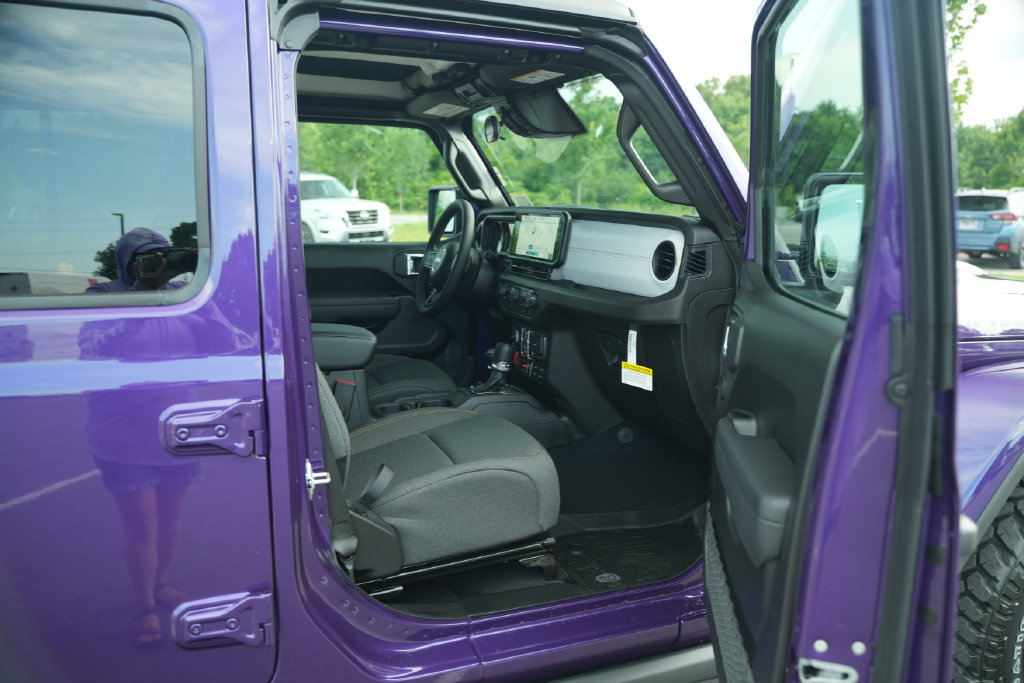 New 2026 Jeep Gladiator Sport AWD/4WD image 16