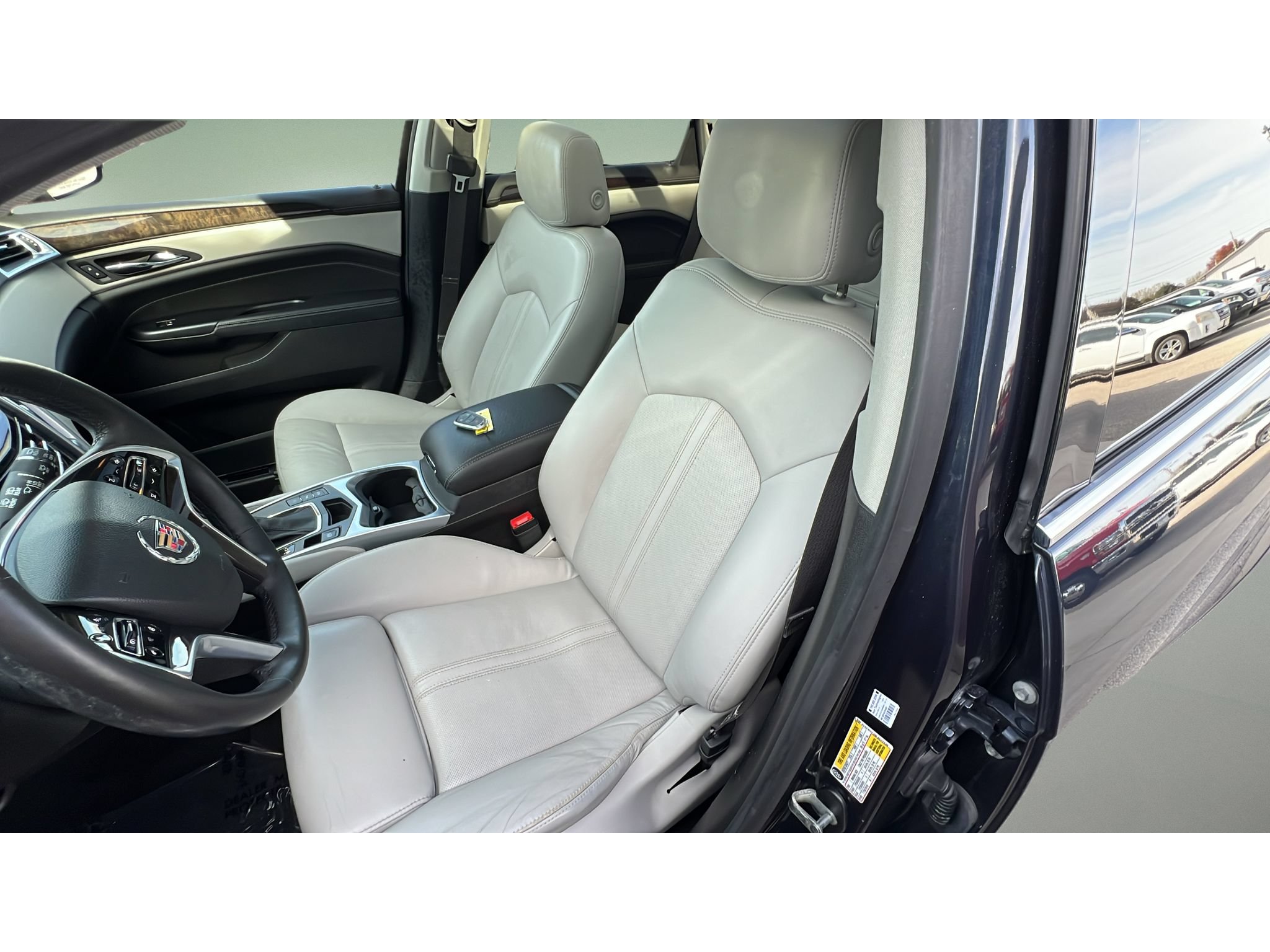 Used 2015 Cadillac SRX Premium AWD/4WD image 24