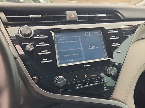 Used 2020 Toyota Camry SE w/ Carpet Mat Package FWD image 19