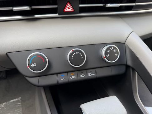 New 2026 Hyundai Elantra SE FWD image 10