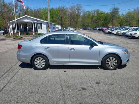 Used 2013 Volkswagen Jetta S FWD image 2