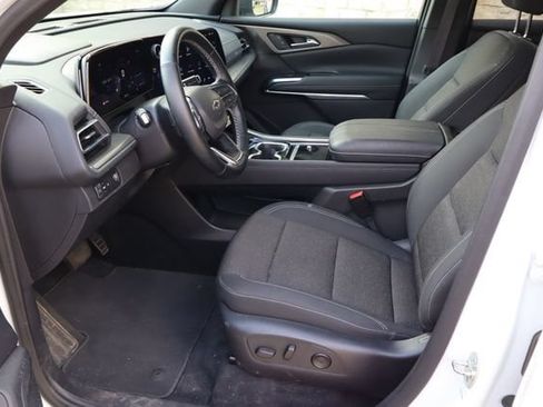 Used 2024 Chevrolet Traverse LT w/ Midnight/Sport Edition FWD image 15
