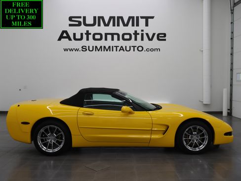 Used 2000 Chevrolet Corvette Convertible w/ Memory Pkg RWD image 1